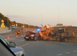 Леговушка уронила эвакуатор под Новороссийском 