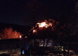 Пожар ликвидируют в Новороссийске