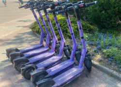 Электросамокат брошен как попало? Жалуйтесь в чат замглавы Новороссийска!