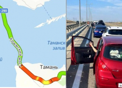 Пробка уходит за горизонт: вторые сутки у Крымского моста огромная очередь