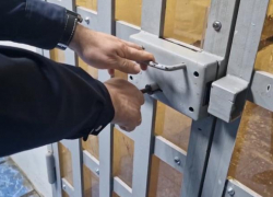 Забрал зарплаты коллег себе и потратил: в Новороссийске обвиняют в мошенничестве охранника