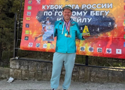 50 километров за 5 часов: полицейский из Новороссийска в третий раз победил в марафоне «Карадаг»