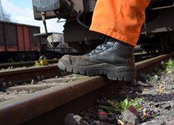 Грузовой поезд насмерть сбил мужчину под Новороссийском 