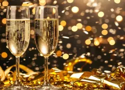 Игристое на Новый год: польза, вред и как не навредить себе