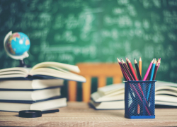 Дети Новороссийска рискуют получить некачественное образование из-за нехватки кадров