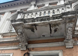 Куски балконов падают на головы новороссийцев