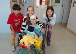 Новогоднее чудо: Катя, пострадавшая в ДТП в Новороссийске, снова улыбается 