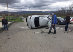 Неудачный маневр автомобиля повлек за собой существенные последствия под Новороссийском