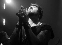 Рок-музыкант из Новороссийска назвал человека года и поздравил горожан