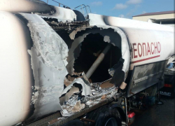 Бензовоз загорелся на заправке в Новороссийске