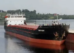 Потерпевшее крушение в Азовском море судно отбуксировали к берегам Кубани