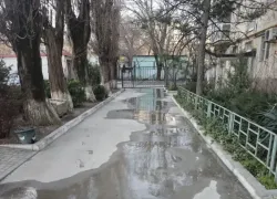 Канализационные реки текут через территорию детского сада в Новороссийске