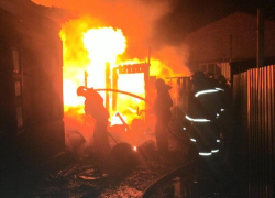 Новороссийские огнеборцы вытащили из пожара 82-летнего дедушку 