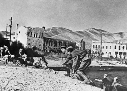 Новороссийск 75 лет назад: скорее бы за землю ухватиться