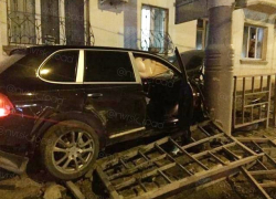 Новороссиец на Porsche лишился зубов и автомобиля