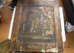 Таможенники Новороссийска не пропустили старинные иконы в Болгарию