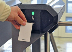 «Строго по пропускам»: после трагедии в Анапе, в школах Новороссийска усилили меры безопасности