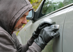 Неизвестные угнали «Москвич» у новороссийца 