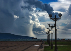 Погода в Новороссийске: магнитное поле «возмущено», а для всего, что кроме — прихватите зонт