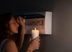 Не прошло и суток! В Раевской снова отключили свет