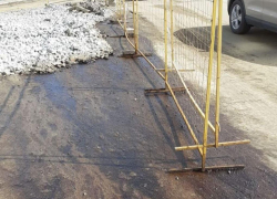 Море солярки, или зачем в Новороссийске весной посыпают дороги песком