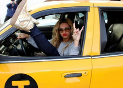 Женщины водят такси лучше мужчин