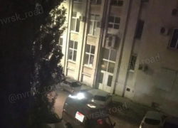 Девушка выпала из окна в Новороссийске 