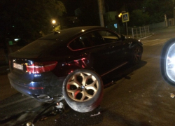 Гонок между BMW в Новороссийске не было. X-6 врезался в остановившийся X-5