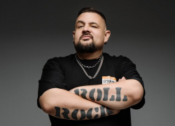 "Будьте добрее": итогами года и поздравлениями поделился комик из Новороссийска