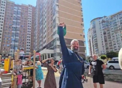 Иерей Роман Хотков из Новороссийска толкает в массы не только проповеди