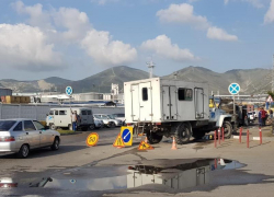 На Портовой развернулась операция по спасению трубы новороссийского Водоканала