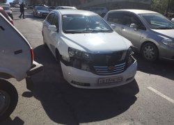 Пытаясь уйти от штрафа, один таксист попал в ДТП, другой покалечил людей в Новороссийске