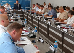 На заседании городской Думы Новороссийска два депутата неожиданно сложили полномочия