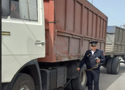 Водителей большегрузов оштрафовали за выхлопы в Новороссийске