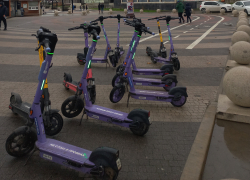 Электросамокатчиков Новороссийска обяжут устанавливать госномер и радиомаяк 