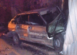 Превысив скоростной режим, водитель врезался в забор в Новороссийске