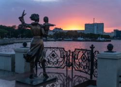 Погода в Новороссийске: все еще жара и ветер