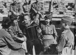 Новороссийск 75 лет назад: политическое значение искусства