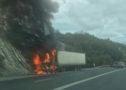 Фура загорелась на "Волчих воротах" Новороссийска