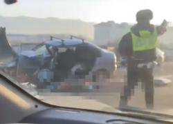 Выезд на "встречку", смерть и травмы: видео с места трагедии на ул. Видова в Новороссийске