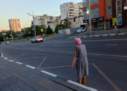 В Новороссийске бабушка не поместилась в забитую маршрутку 