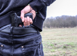 Мужчина выстрелил в соседа из-за куска земли в Новороссийске