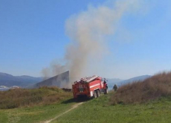 Новороссийцы заметили дым в районе комплекса «Малая Земля»