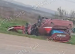 Машину под Новороссийском опрокинуло "вверх колесами": ДТП и пробки к этому часу