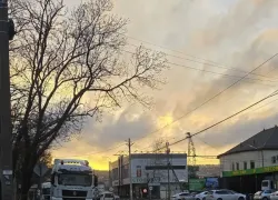 Дороги снова разочаровали: вместо дополнительной полосы грязевое месиво и фуры