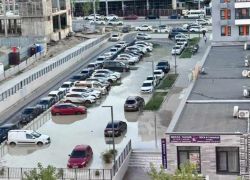 Улица превратилась в бассейн: новороссийцы остались без воды из-за аварии 