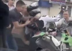 Пострадавший водитель отомстил виновнику ДТП прямо в центре Новороссийска