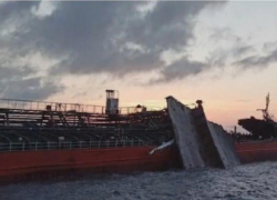 Взрыв на танкере: спасательные судна из Новороссийска отправились в Азовское море 