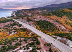 Короткой дорогой из Лаго-Наки до Сочи предложил Александр Ткачёв соединить отдых в горах и на Чёрном море