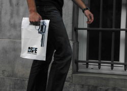 Отправляясь в магазин, новороссиец захватил с собой пакет и 40 патронов